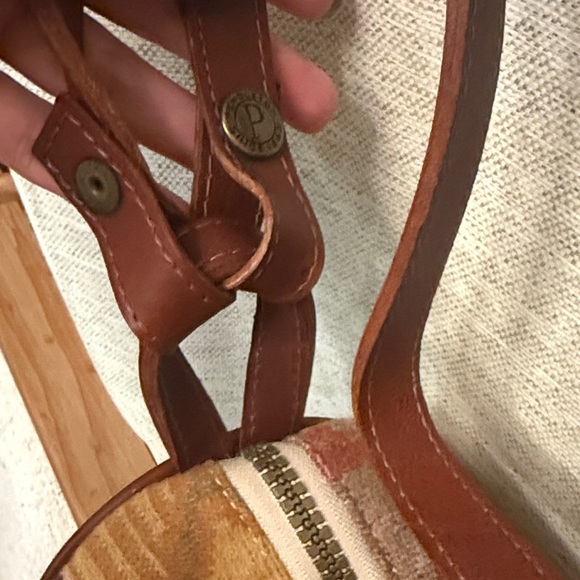 Classic Pendleton Brown and Tan Women's Bag - Picture 5 of 15